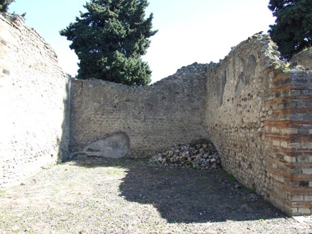 VIII.5.37 Pompeii. March 2009. Room 8. Triclinium. Looking east.