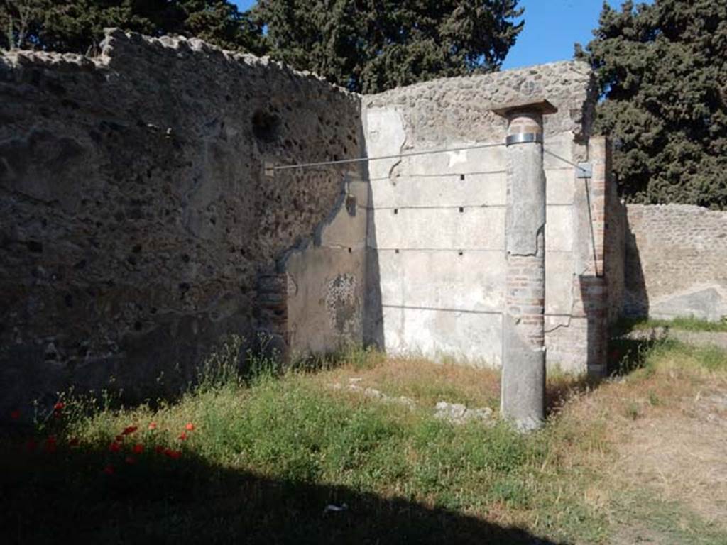 VIII.5.37 Pompeii. May 2017. Looking north-east across garden area towards corner of east portico, after restoration. Photo courtesy of Buzz Ferebee.