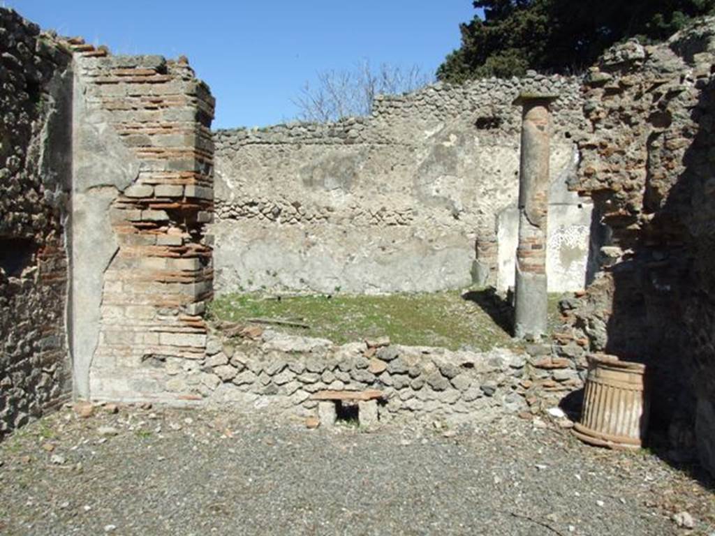 VIII.5.37 Pompeii. March 2009. Room 10, Tablinum. North wall with window. Looking north.