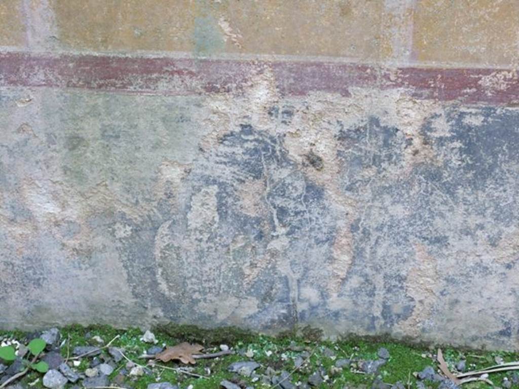 VIII.5.39 Pompeii. March 2009. Room 2. Painted plant decoration.