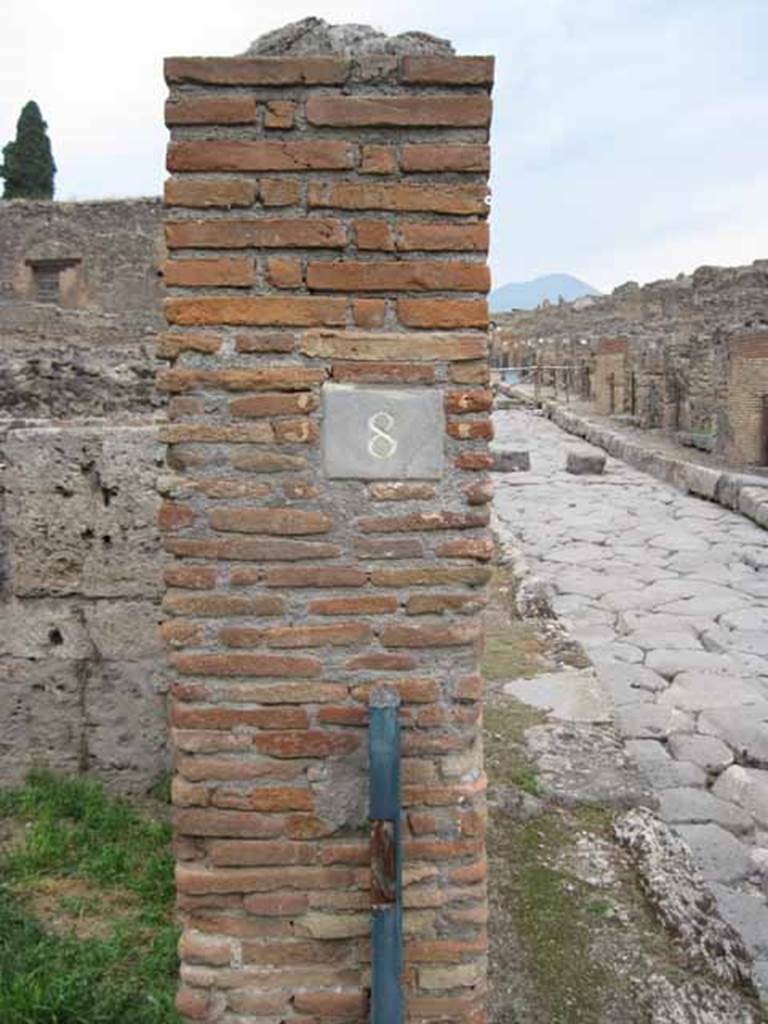 VIII.7.8 Pompeii. September 2010. ID plate on north wall of entrance.
Photo courtesy of Drew Baker.
