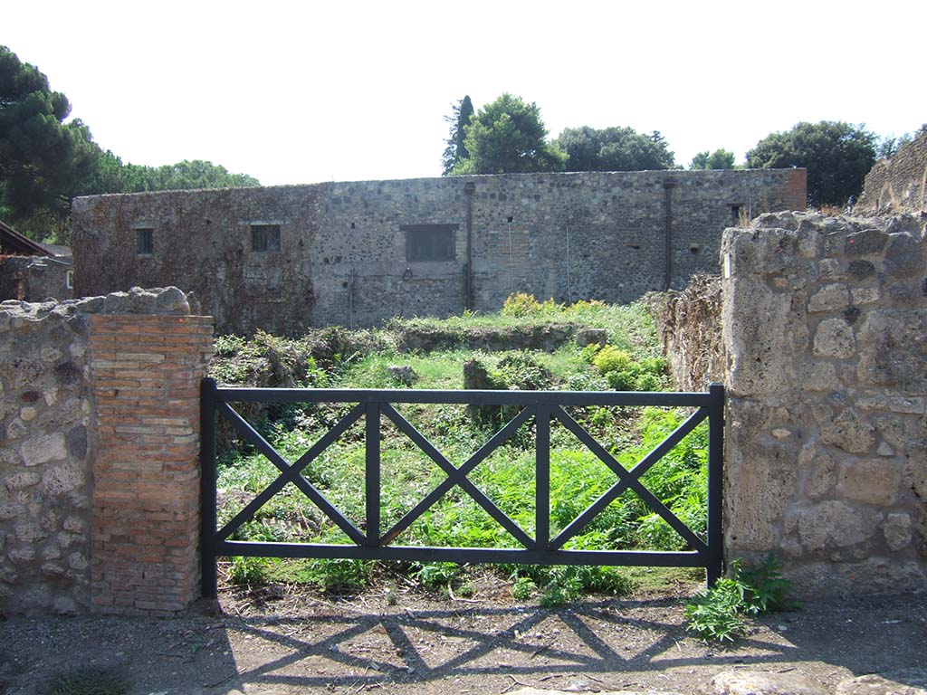 VIII.7.14 Pompeii. May 2005. Entrance.