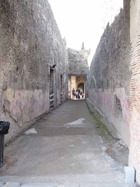 VIII.7.20 Pompeii. September 2010. Graffito passage. South wall. Sequence moving east - west of remaining fresco work. End of sequence at west, theatre end of passage. Photo courtesy of Drew Baker.