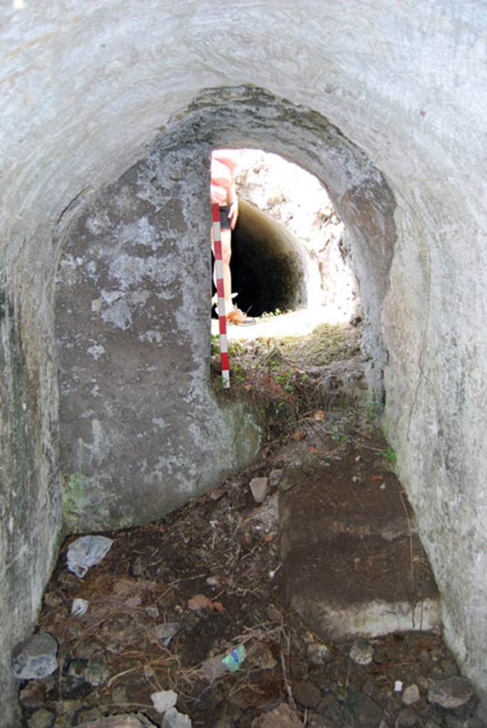 VIII.7.22 Pompeii. June 2009. Looking west from room D towards steps to corridor.
Photo courtesy of Sera Baker.