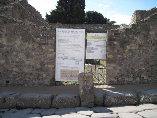 VIII.7.25 Pompeii.  May 2005.  Entrance on Via Stabia.
