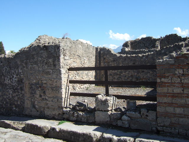 VIII.7.26 Pompeii. September 2010. South wall. Photo courtesy of Drew Baker.