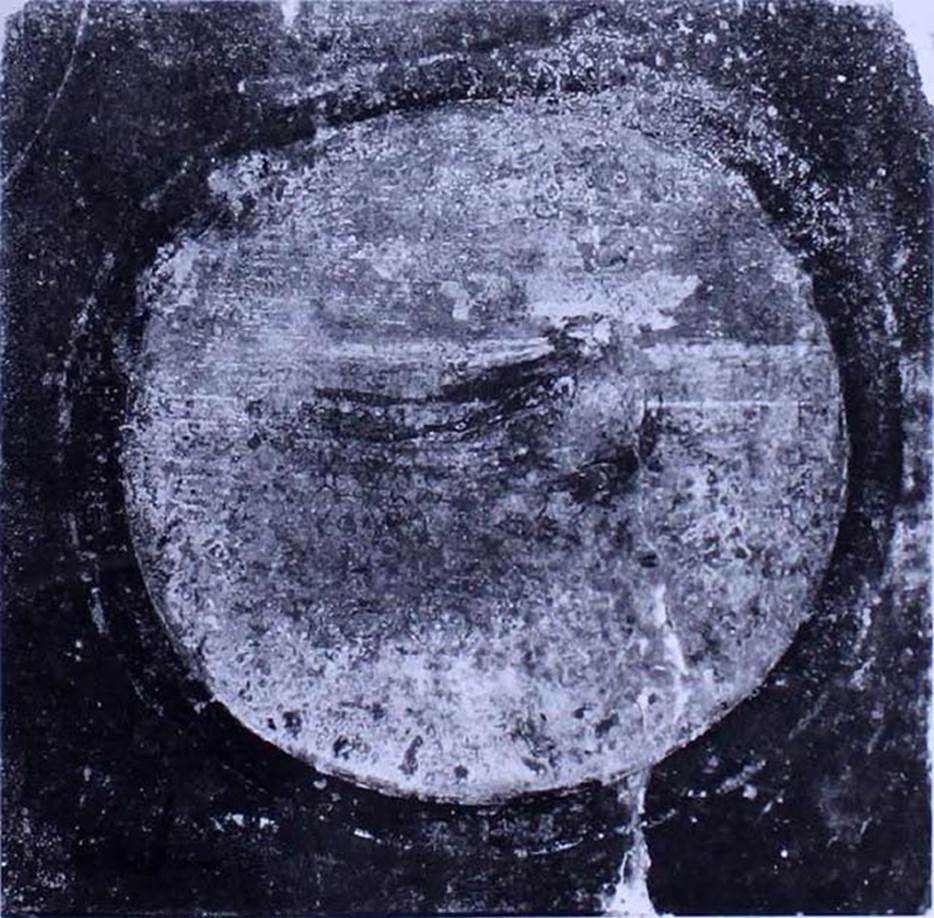 VIII.7.28 Pompeii. Cubiculum. Medallion with still life.
See Carratelli, G. P., 1990-2003. Pompei: Pitture e Mosaici: Vol. VIII. Roma: Istituto della enciclopedia italiana, p. 843.