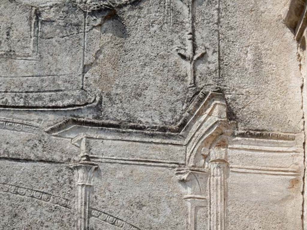 VIII.7.28, Pompeii. May 2015. Detail of decorative stucco on north side of doorway.
Photo courtesy of Buzz Ferebee.