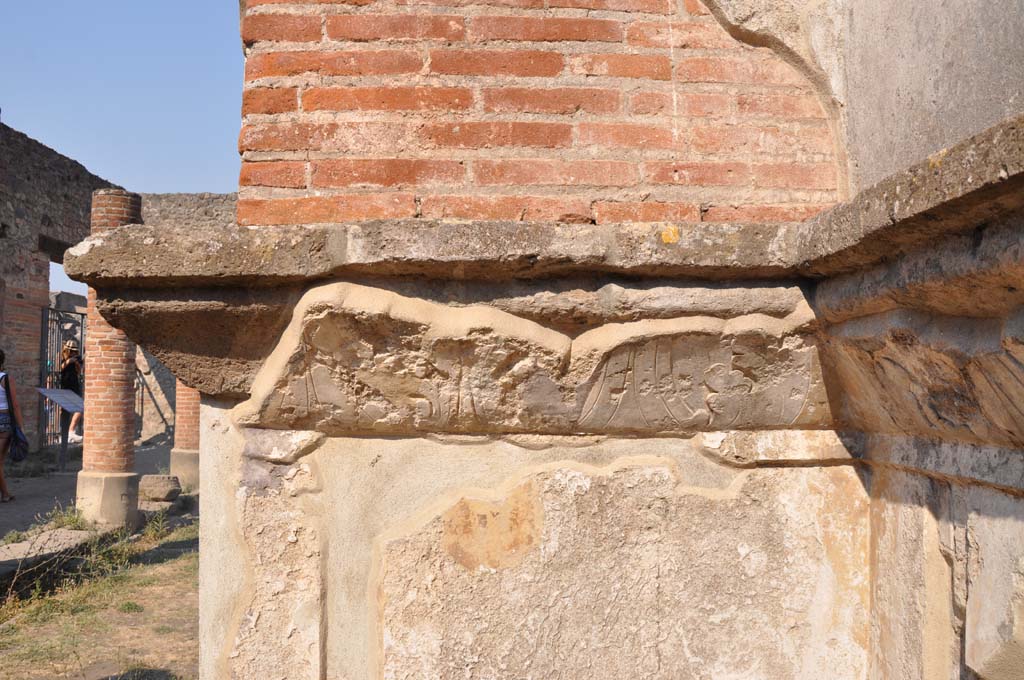 VIII.7.28 Pompeii. July 2017. Looking east towards detail on west wall in north-west corner.
Foto Anne Kleineberg, ERC Grant 681269 DÉCOR.