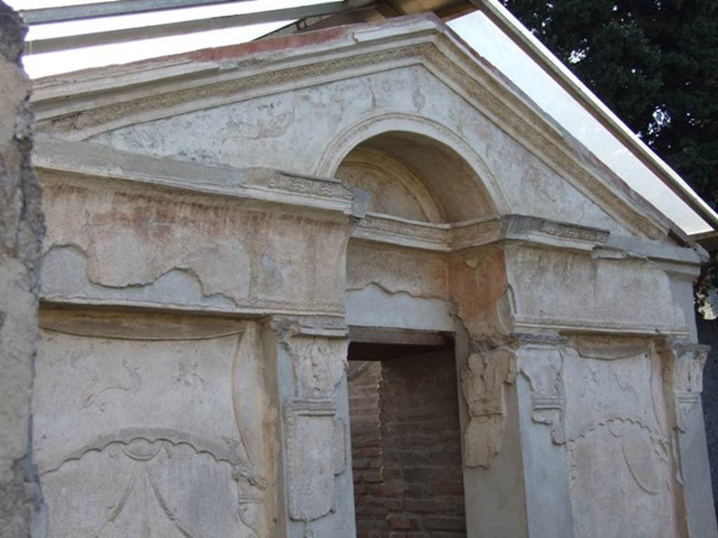 VIII.7.28 Pompeii. December 2007. Purgatorium. Detail of stucco around entrance on north side.