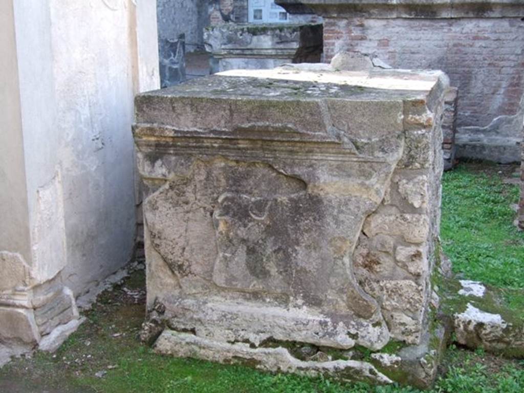 VIII.7.28 Pompeii. December 2007. Altar on north side of Purgatorium. East face.
