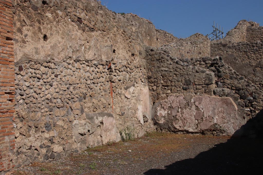 IX.1.1 Pompeii. May 2010. Latrine, under stairs, looking north.
