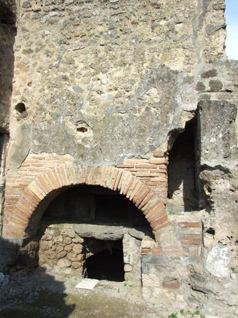 IX.1.3 Pompeii. March 2009. Oven.