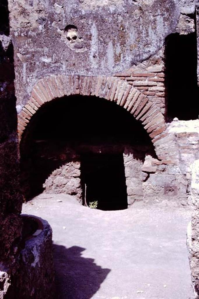 IX.1.3/ IX.1.33. Pompeii. 1966. Oven. Photo by Stanley A. Jashemski.
Source: The Wilhelmina and Stanley A. Jashemski archive in the University of Maryland Library, Special Collections (See collection page) and made available under the Creative Commons Attribution-Non Commercial License v.4. See Licence and use details.
J66f0120