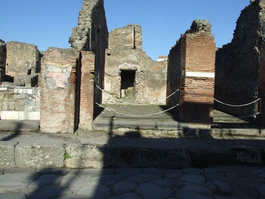IX.1.4 Pompeii. December 2007. South wall.