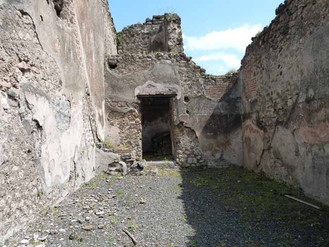 IX.1.4 Pompeii. May 2010. North-east corner of rear room.