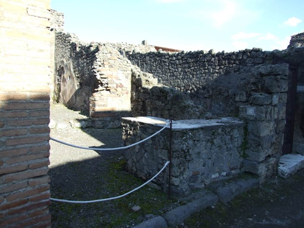 IX.1.6 Pompeii. March 2009. Niche in east wall of rear room.
