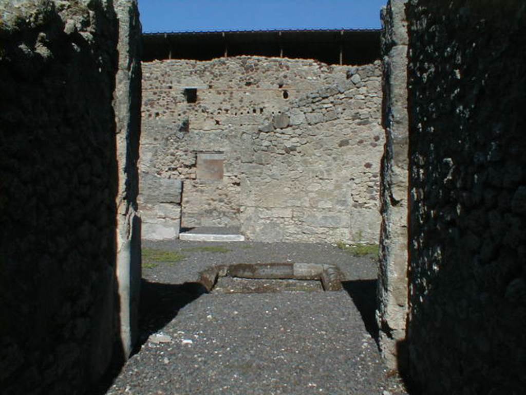 IX.1.12 Pompeii. December 2007. Small room or cupboard.