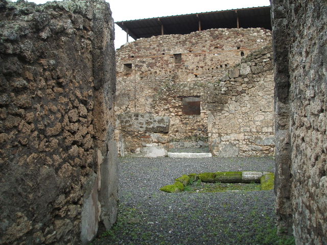 IX.1.12 Pompeii. December 2007. Holes for upper floor supports.