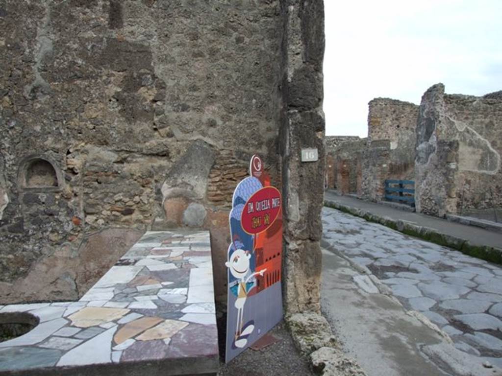 IX.1.16 Pompeii.December 2007. East wall and Via dell’Abbondanza.