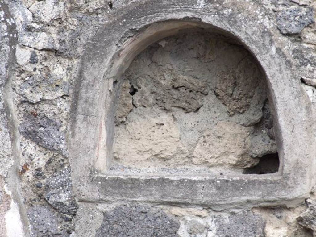 IX.1.16 Pompeii. December 2007. Arched niche on east wall. See Boyce G. K., 1937. Corpus of the Lararia of Pompeii. Rome: MAAR 14. (p.79)