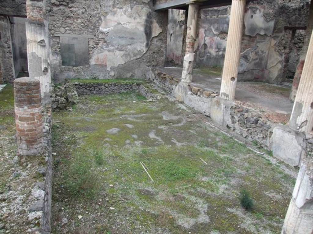 IX.1.22 House of M. Epidi Sabini. December 2007. Room 14. First peristyle looking west.