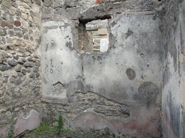 IX.1.22 House of M. Epidi Sabini. December 2007. Room 27 looking into Room 29. Private bakery area.