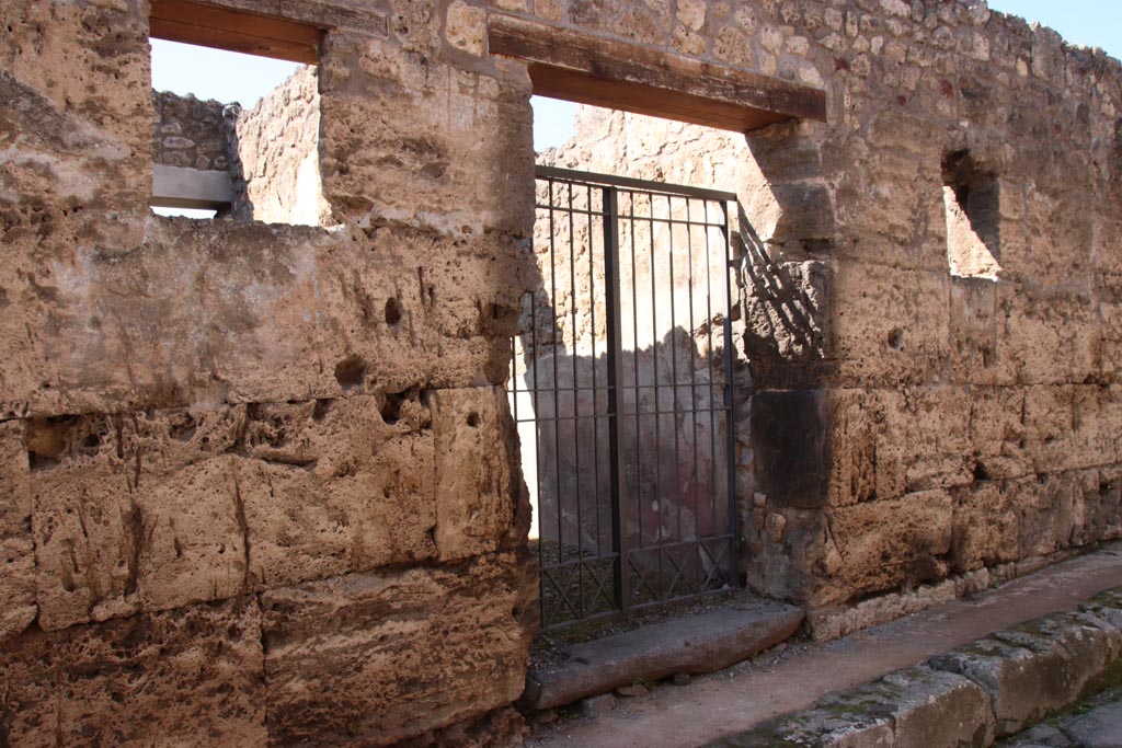 IX.1.29 Pompeii. May 2005. Entrance.