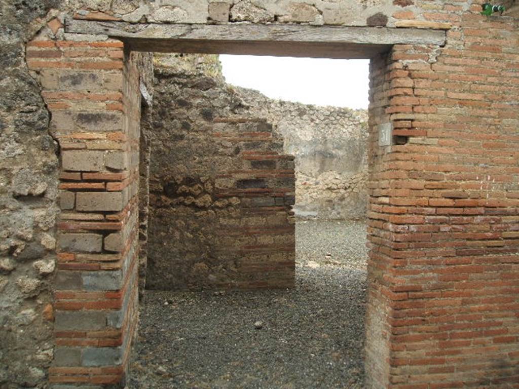 IX.1.31 Pompeii. May 2005. Latrine in north-west corner of kitchen.