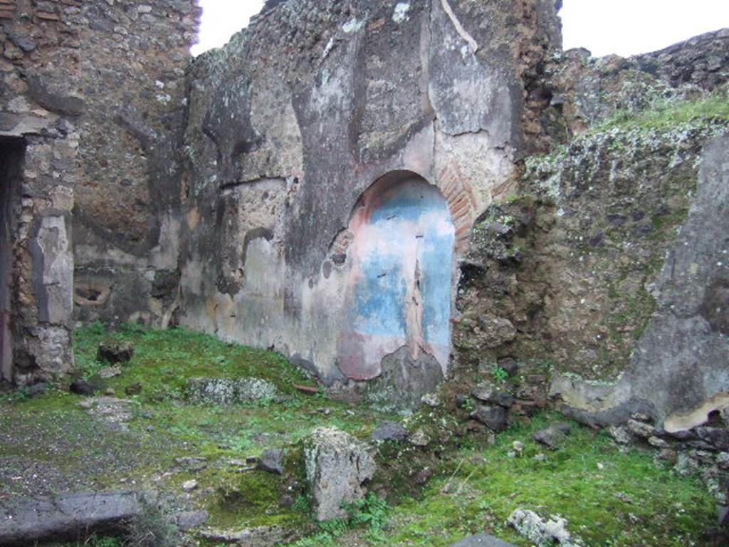 IX.2.7 Pompeii. December 2005. Remains of pool and fountain arch with garden behind.
