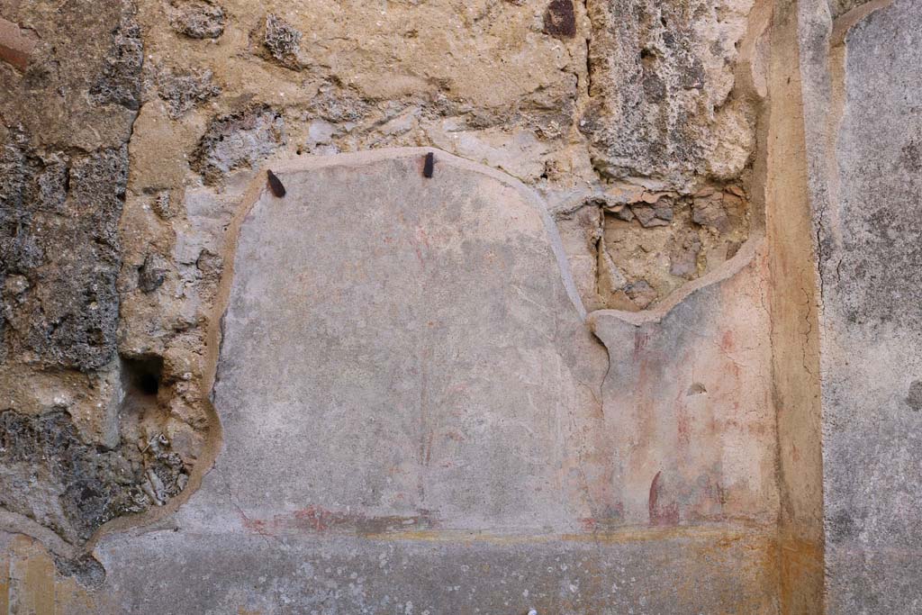 IX.2.7 Pompeii. December 2018. Remaining garden painting on south wall on east side of pool. Photo courtesy of Aude Durand.