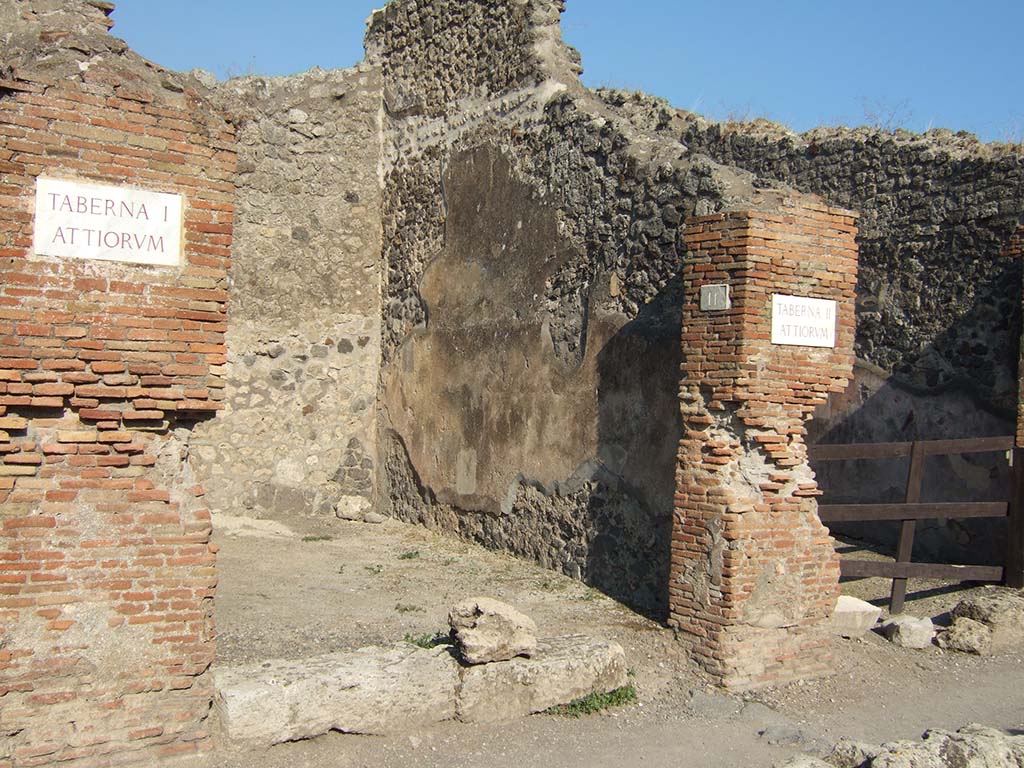 IX.2.11 Pompeii. September 2005. Entrance on Via Stabiana.