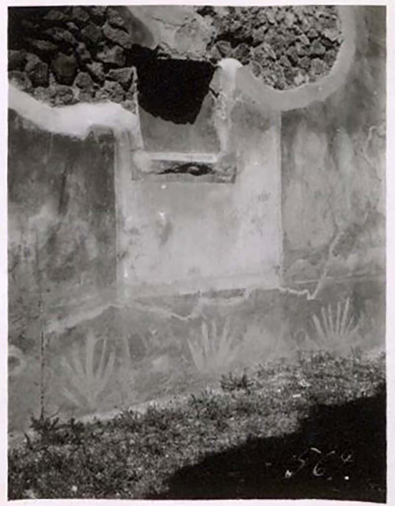 IX.2.12 Pompeii. Pre-1943. Niche in north wall of shop-room. Photo by Tatiana Warscher.
According to Warscher �
�In the north wall of the room entered at No.11 is an arched niche (h.0.45 x w.0.38 x depth 0.25, height above the floor 1.30.)
In the north wall of the room entered at No.12 is a square niche (0.50 square, depth0.24, height above the floor 1.25.)
Both are painted red on the inside: either or both of them may have been the lararia.
See Fiorelli, Scavi, 56, Descr. 381. �
See Warscher, T. Codex Topographicus Pompeianus, IX.2. (1943), Swedish Institute, Rome. (no.41.), p. 100.

