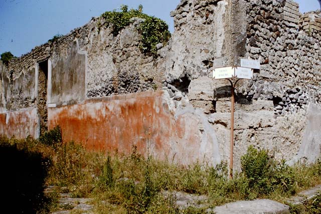 IX.2.16 Pompeii. December 2007. East wall of atrium.  
