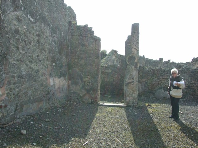 IX.2.17 Pompeii. March 2009. Room 4, Cubiculum, North west corner.