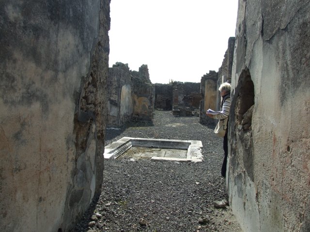 IX.2.18 Pompeii. March 2009. South wall of entrance corridor.