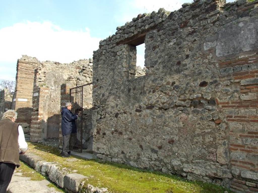 IX.2.21 Pompeii. March 2009. East side of entrance fauces.