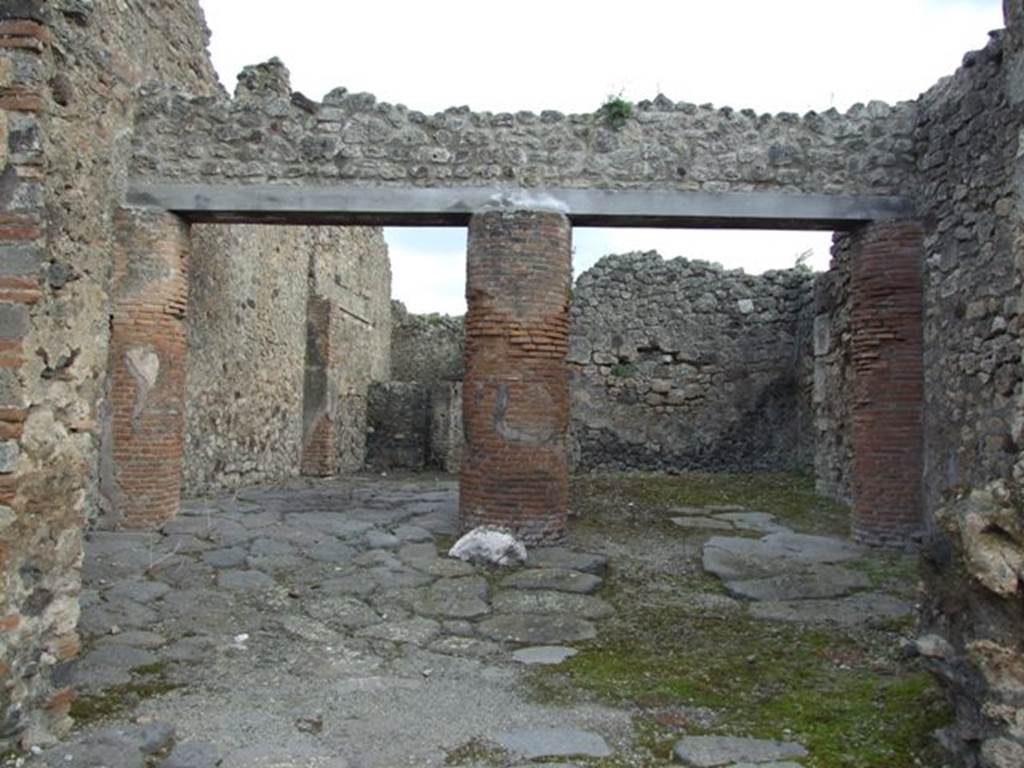 IX.2.24 Pompeii. March 2009. Front entrance rooms, looking south.
