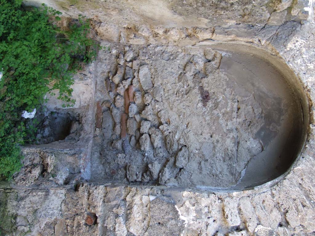 IX.3.2 Pompeii. March 2009. Kitchen, latrine, cella penaria and well or fountain room. South west corner.