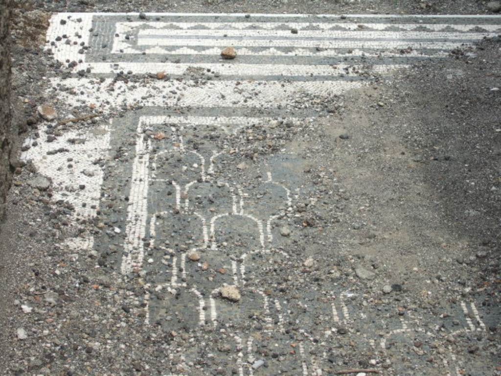 IX.3.2 Pompeii. May 2006. Entrance mosaic.