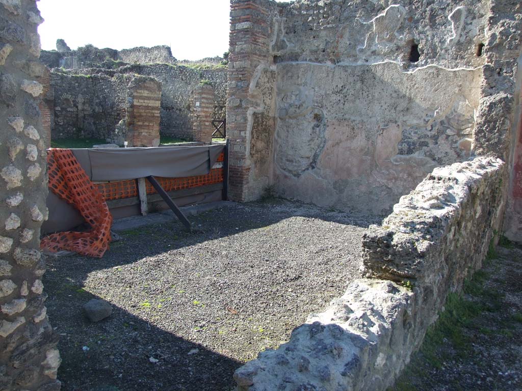 IX.3.2 Pompeii. March 2009. Doorway from vestibule to shop at IX.3.1.