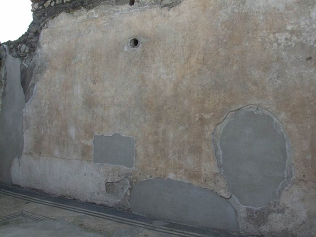 IX.3.5 Pompeii. March 2009. Room 25. exedra west wall.