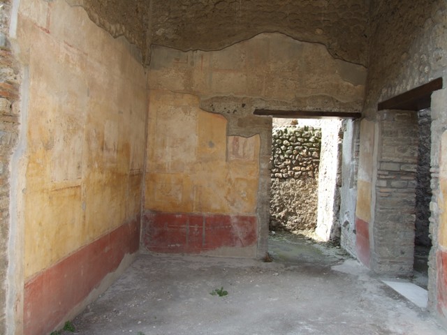 IX.3.5 Pompeii. March 2009. Room 5, centre panel in west wall.
Wall painting of Phrixus and Helle?. Now in Naples Archaeological Museum.  Inventory number 8896. See Helbig, W., 1868. Wandgemälde der vom Vesuv verschütteten Städte Campaniens. Leipzig: Breitkopf und Härtel. 1253. See Bragantini, de Vos, Badoni, 1986. Pitture e Pavimenti di Pompei, Parte 3. Rome: ICCD. (p.436) See Richardson, L., 2000. A Catalog of Identifiable Figure Painters of Ancient Pompeii, Herculaneum. Baltimore: John Hopkins. (p.158)

