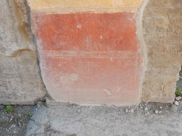 IX.3.5 Pompeii. March 2009. Room 8, doorway to latrine. Looking west. 