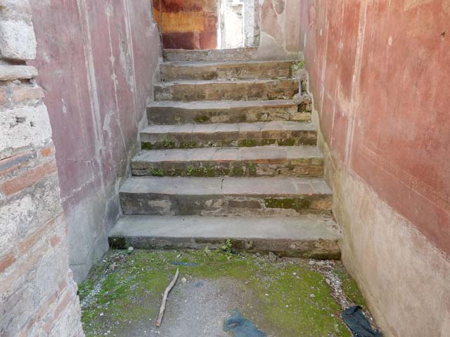 IX.3.5 Pompeii. March 2009.  Room 9, bench or hearth in kitchen.   