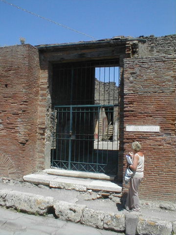 IX.3.5 Pompeii.  March 2009.  Room 1.  North wall of fauces.