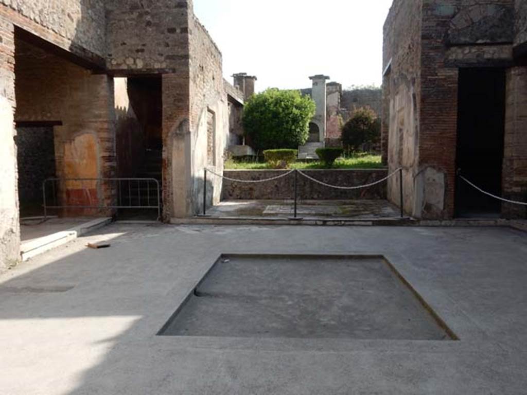 IX.3.5 Pompeii. May 2015. Room 3, atrium, looking east through tablinum to raised garden area. Photo courtesy of Buzz Ferebee.
