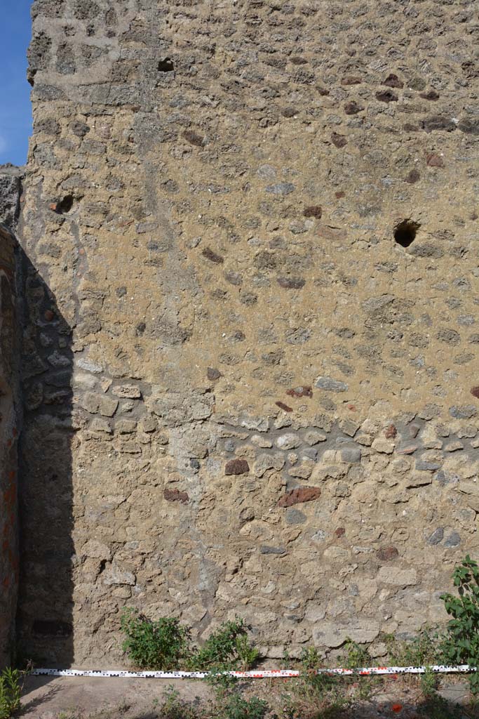 IX.5.2 Pompeii. May 2017. Room �L�, east wall at north end. 
Foto Christian Beck, ERC Grant 681269 D�COR.
