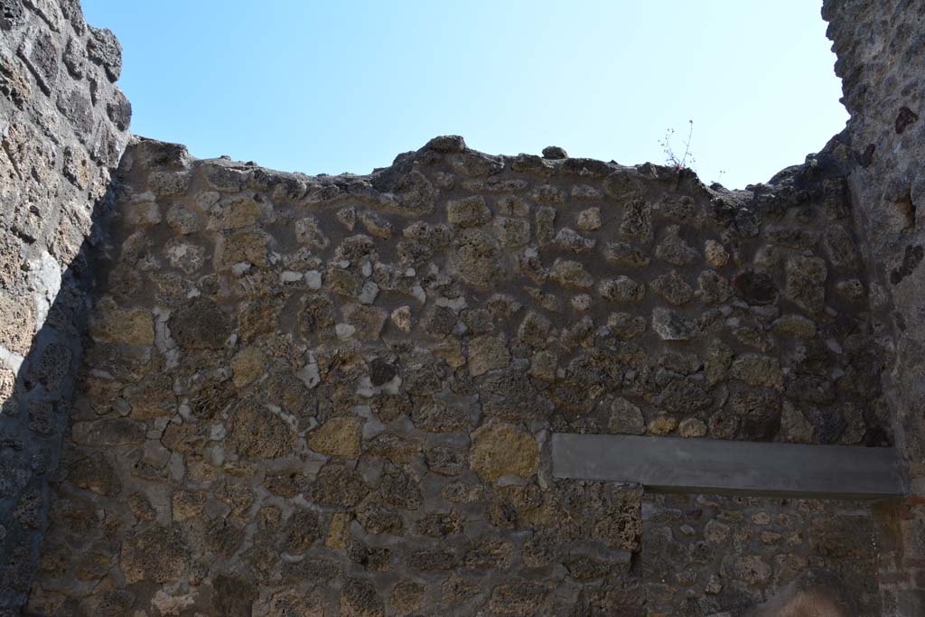 IX.5.2 Pompeii. May 2017. Room �n�, upper east wall at north end.
Foto Christian Beck, ERC Grant 681269 D�COR.
