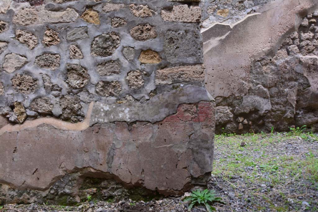IX.5.2 Pompeii. March 2017. Room �n�, looking towards zoccolo on east wall, with doorway to corridor �m�, on right.
Foto Christian Beck, ERC Grant 681269 D�COR.

